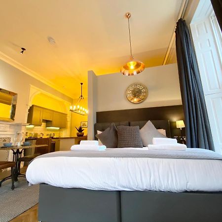 The Deakin At Claremont Serviced Apartments Λιντς Εξωτερικό φωτογραφία